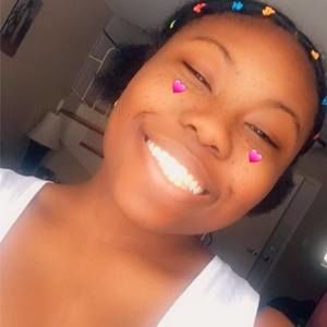 Meet your Posher, Kiara